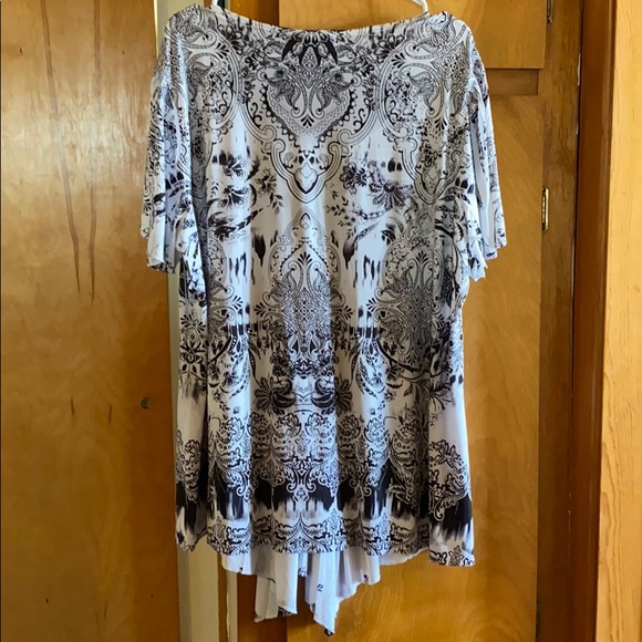 3X black and white Top - Picture 4 of 4